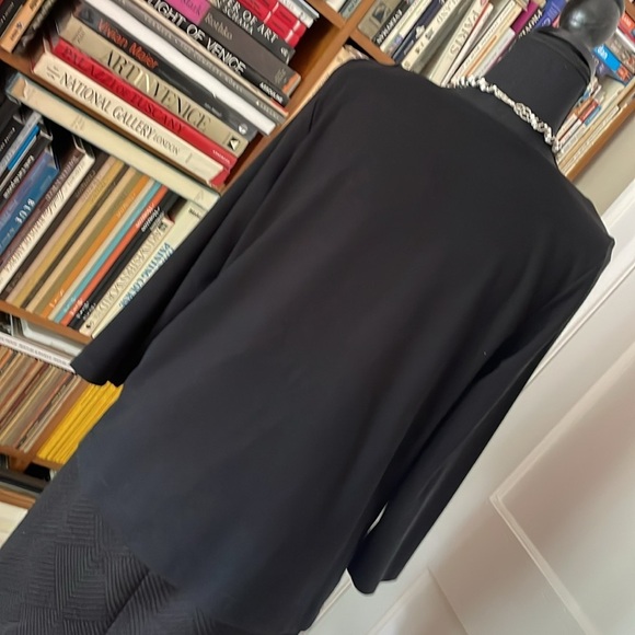 J. McLaughlin Black & Cream Jacquard Print Jersey Crew Neck 3/4 Sleeves Top - Picture 5 of 7